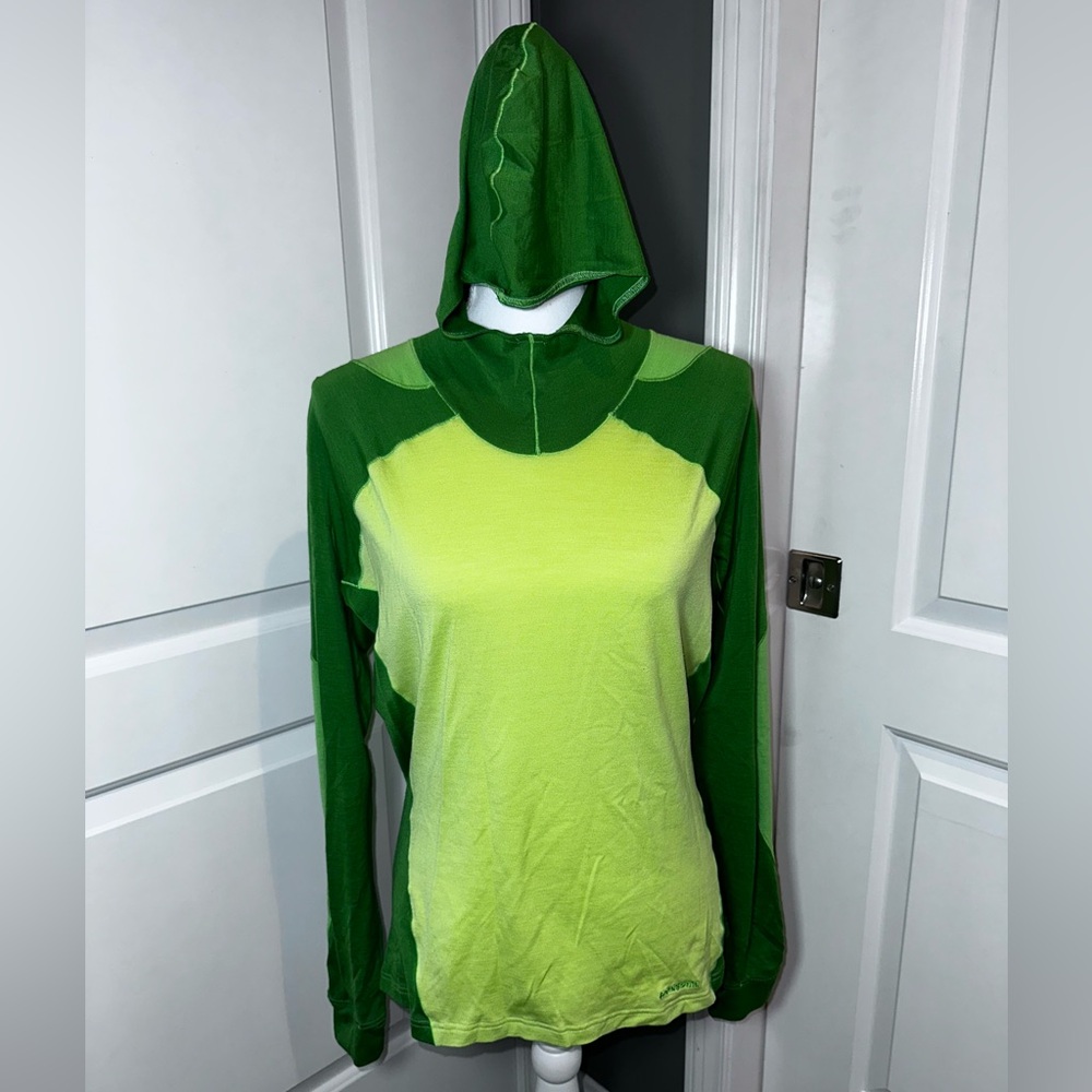 Patagonia Hooded Base Layer Top Thumbholes Lightweight Active Shirt